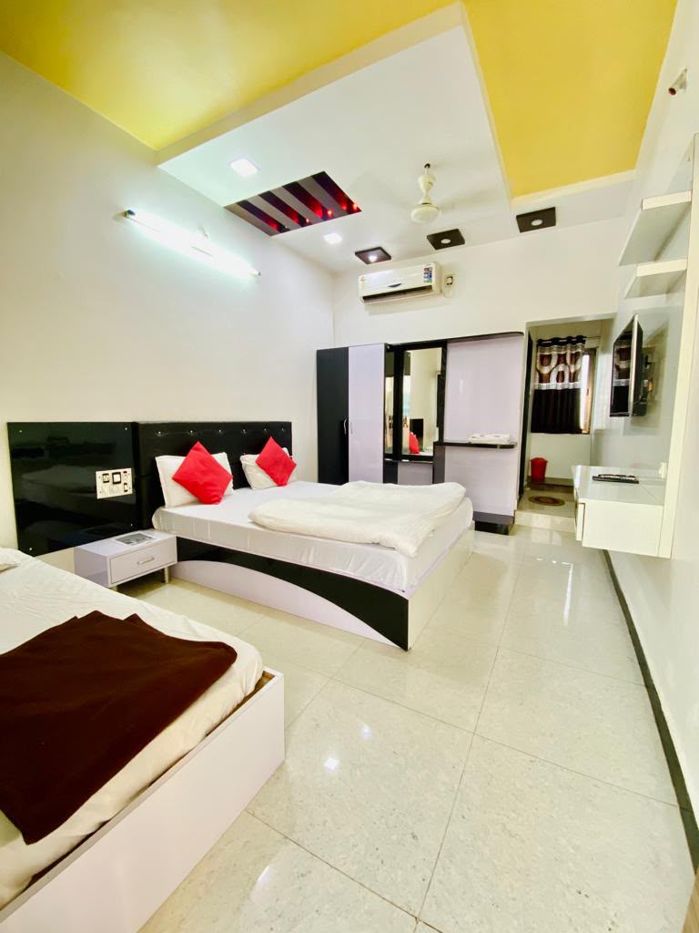 Deluxe AC Room Suite